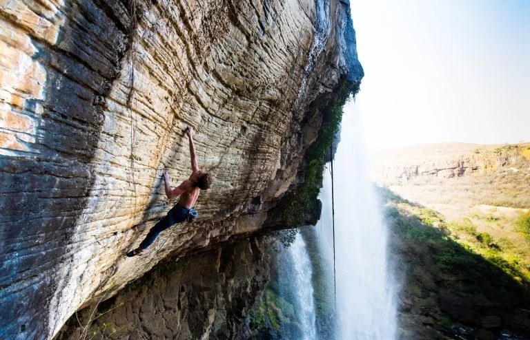 Chris Cosser on an unclimbed project in Waterval Boven
